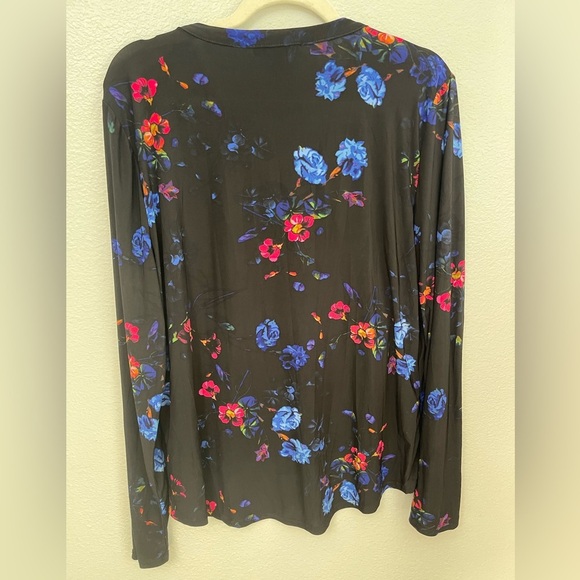I.N.C. International Concepts zip pocket black floral top Size Large - Picture 6 of 7
